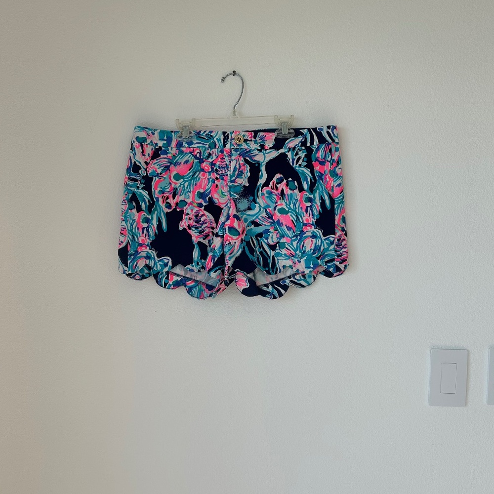 Lilly Pulitzer Buttercup Stretch Shorts – size 8, 5" inseam